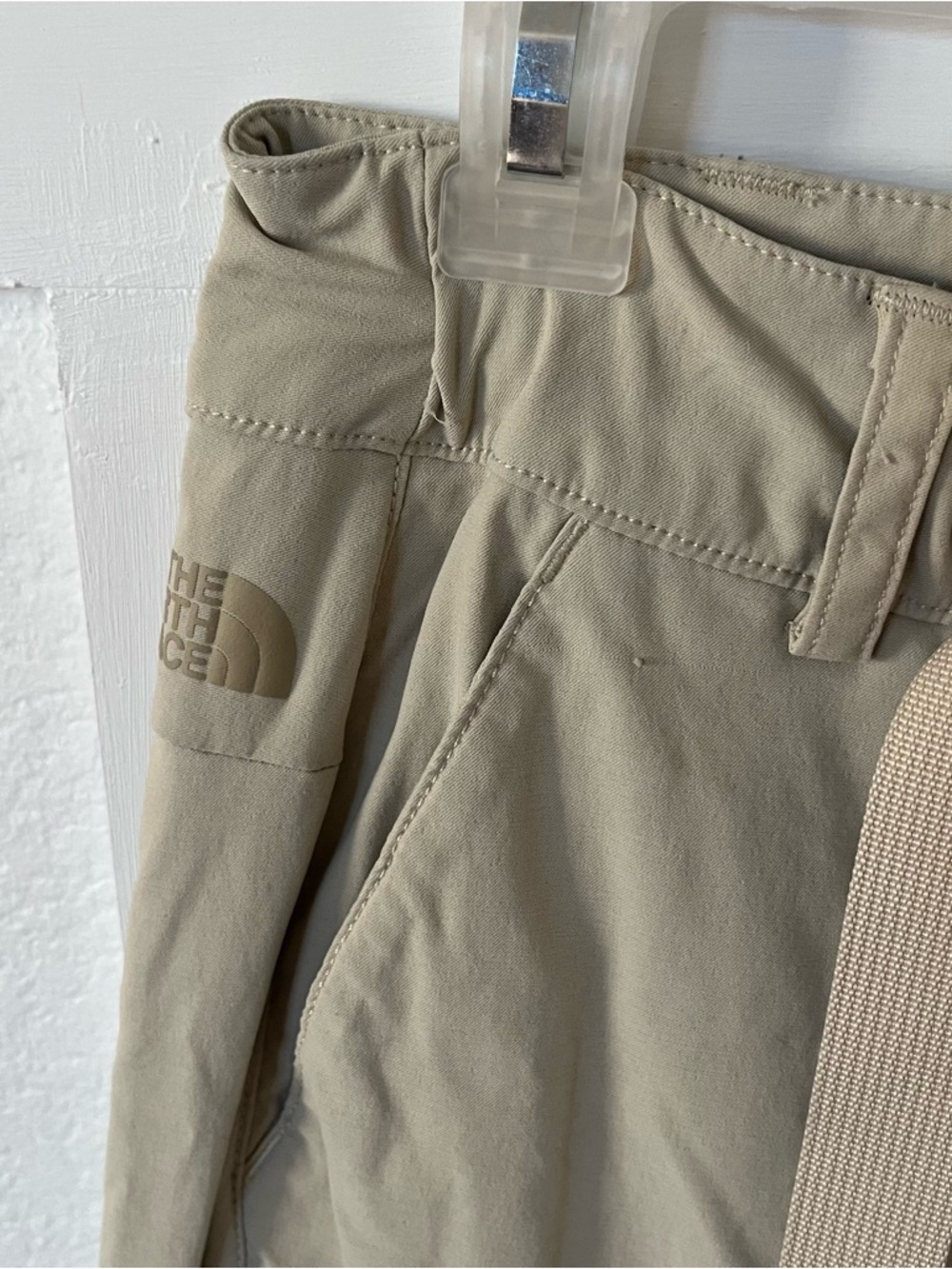 The North Face Women's 2 Convertible Hiking Pants. - Picture 4 of 11